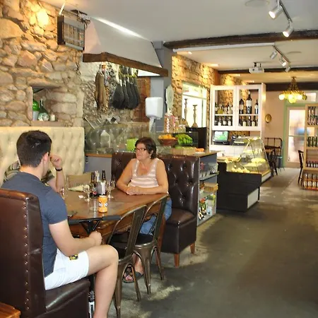 Hostal Kukia-2